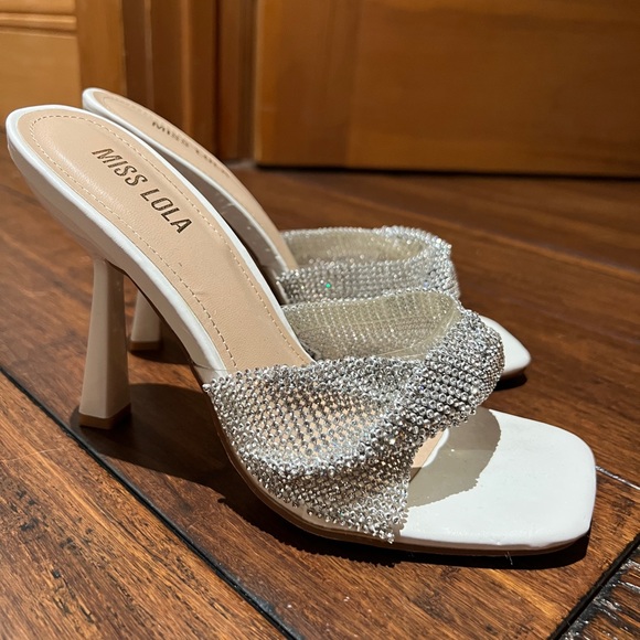 SPARKLY WHITE MISS LOLA HEELS - Picture 3 of 3